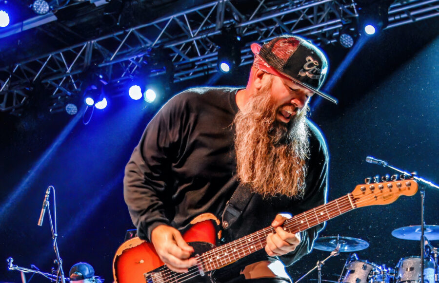 SONG PREMIERE: Harlis Sweetwater Pens Soulful and Bluesy Waltz “Mexican Rose”