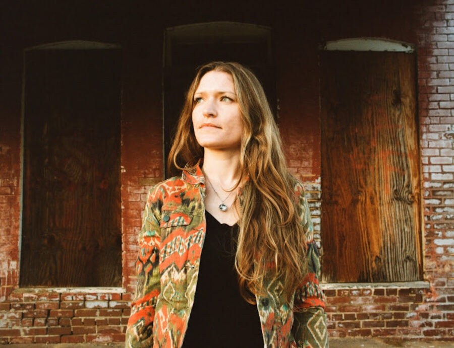 Sophie & the Broken Things Conjure Timeless Alt-country Sounds on Debut LP ‘Delusions of Grandeur’ (ALBUM REVIEW)