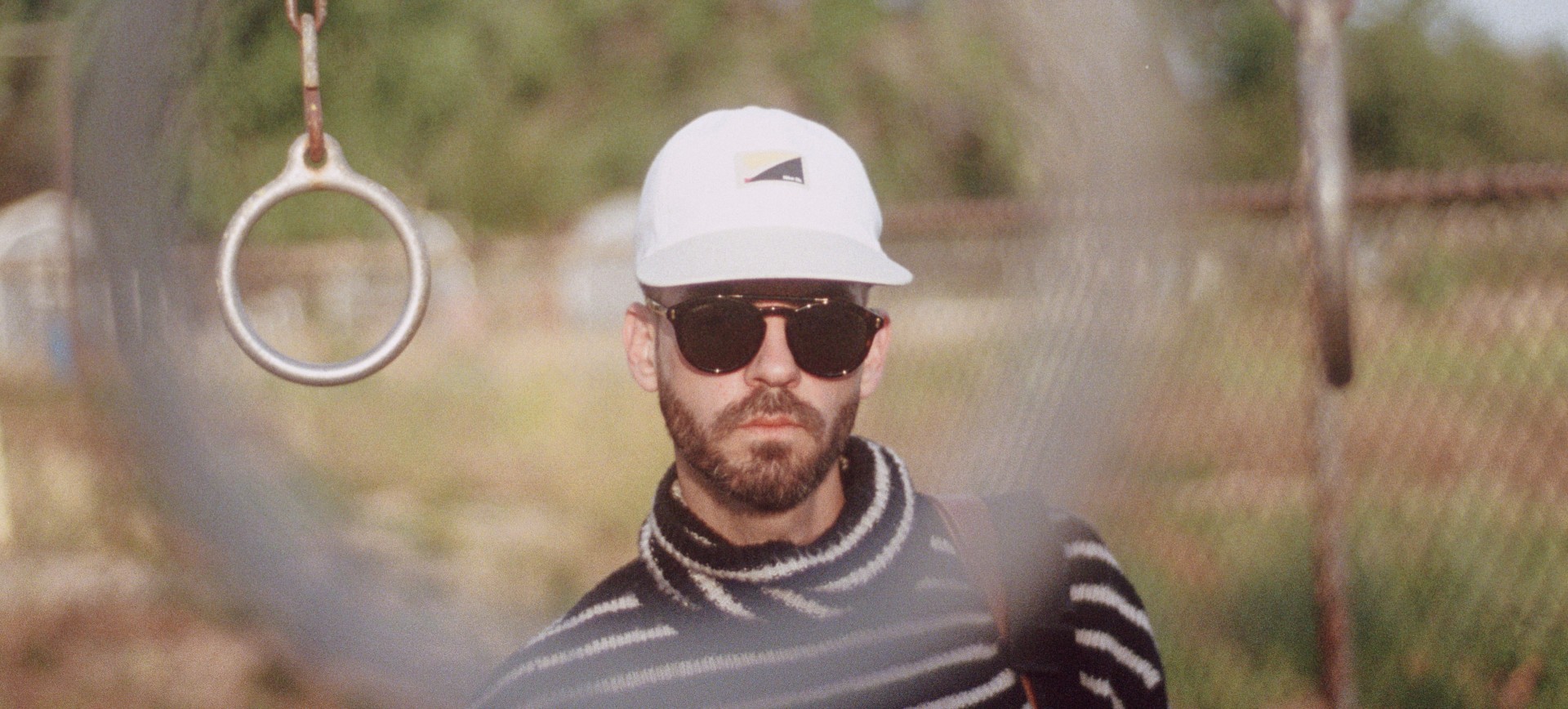 LISTEN: Jeff Cormack Builds & Bridges Sublime Melodic Passages Via “Modern Love”