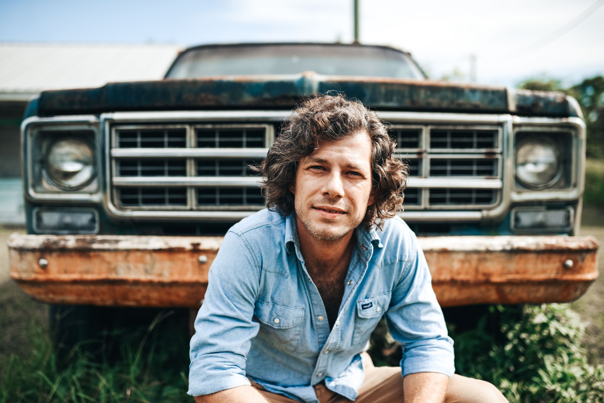 SONG PREMIERE: Evan Barber Shares Dreamy-Reverb Laden Jewel On “N. Florida”