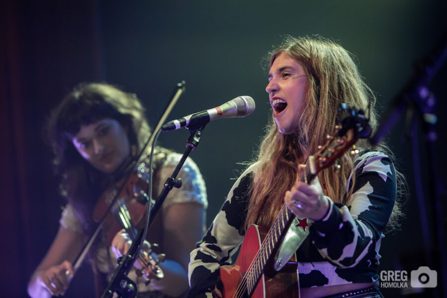 Sierra Ferrell Charms Portland, OR with Soulful Folk-grass and Feel-good Country-folk (SHOW REVIEW/PHOTOS)