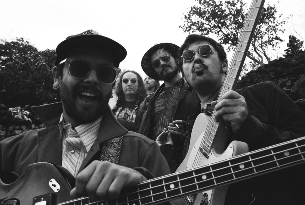 LISTEN: Forest Ray Slow Burns The Analog & The Psych On “Close Your Eyes”