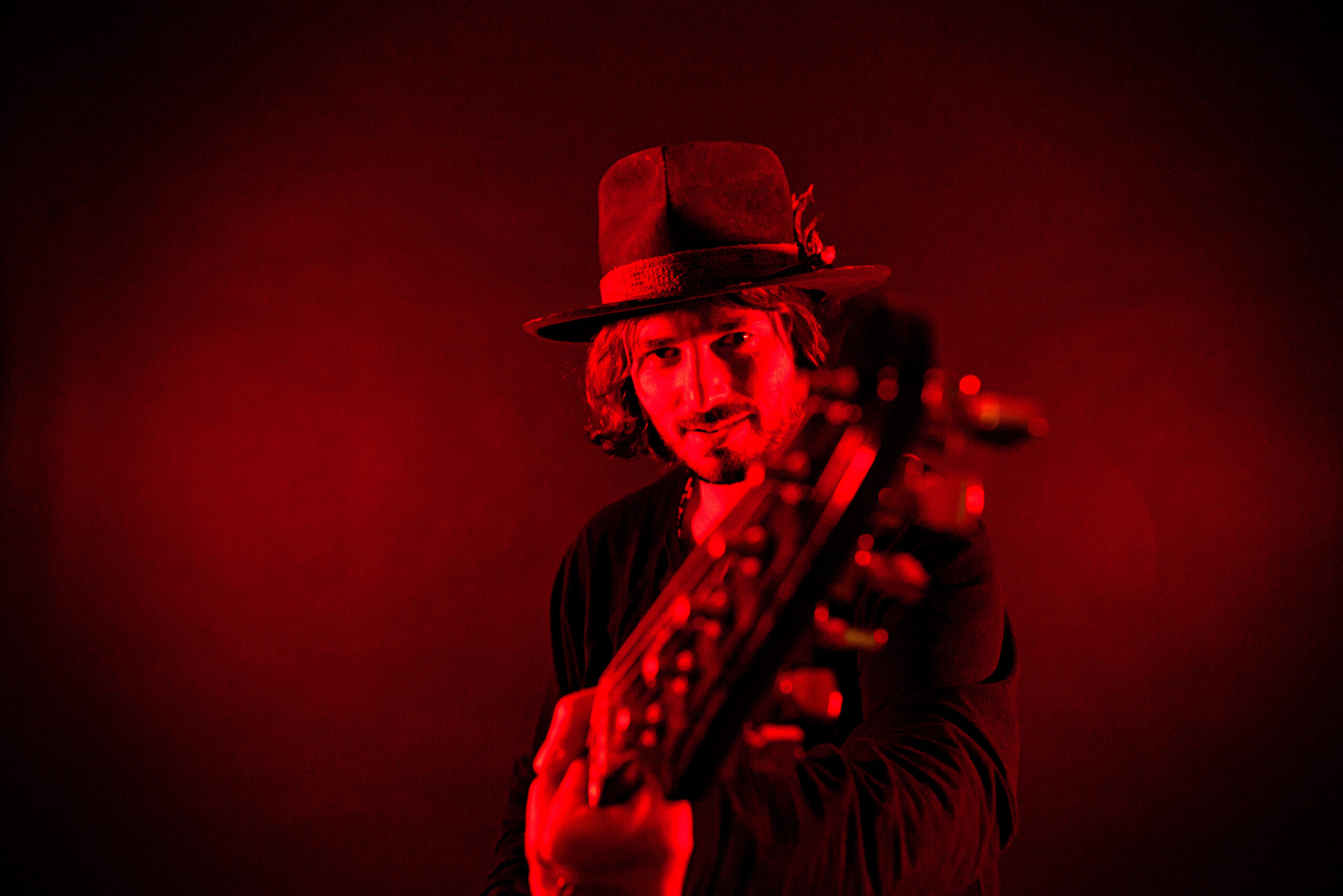 SONG PREMIERE: Andrew Weiss and Friends Exhibit Power Folk Finesse On “What’ve We Learned To Live With?” Off ‘Sunglass & Ash’ Due 6/24