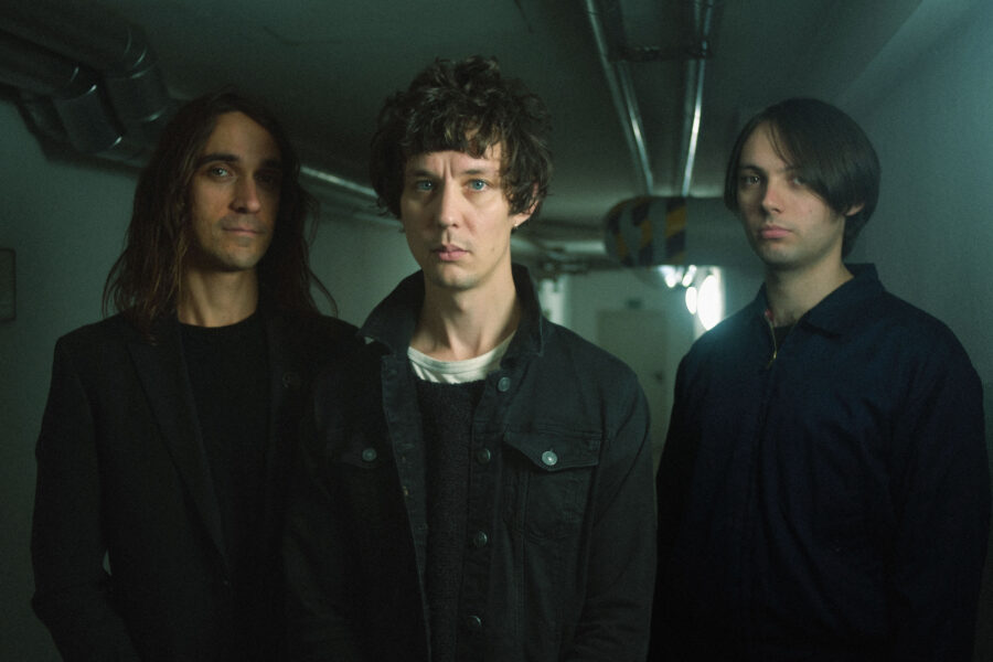 SONG PREMIERE: ERRORR Cook Up Explosive Wall of Sound Via “Sixxx”