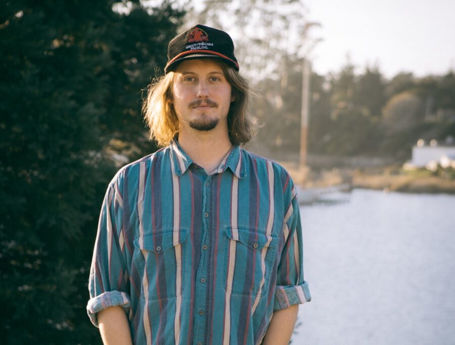 FULL ALBUM PREMIERE: Elliott Ok Stuns With Top-Shelf Melodic Folk On ‘Eely’