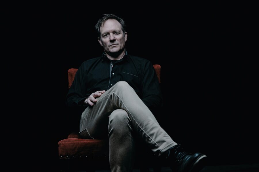 SONG PREMIERE: Kurt Deemer Brings Tenacious Songwriting Chops With “Weeds” Off ‘Reclaim the Night’