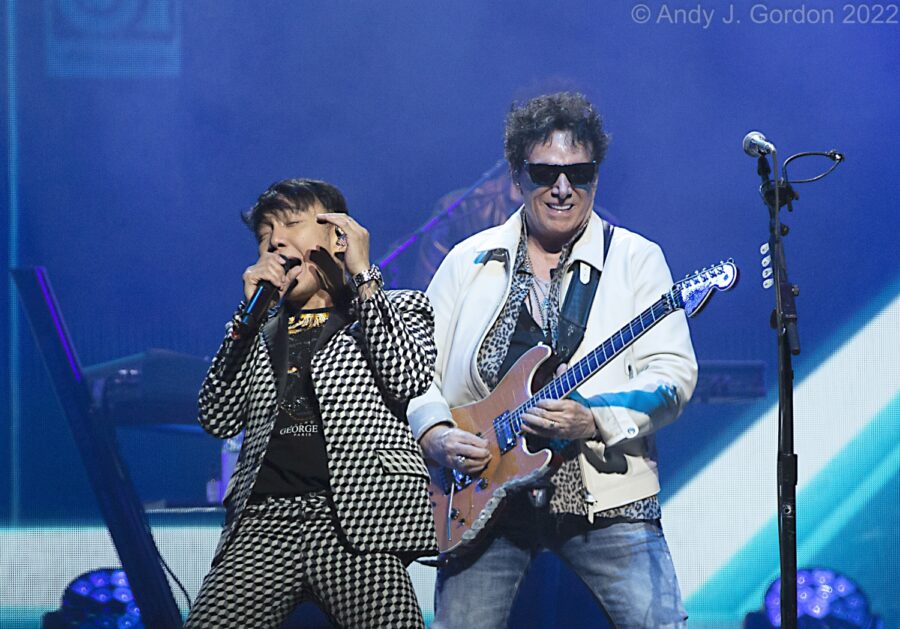 Journey & Toto Bring Arena Rock Splendor To Los Angeles (SHOW REVIEW/PHOTOS)