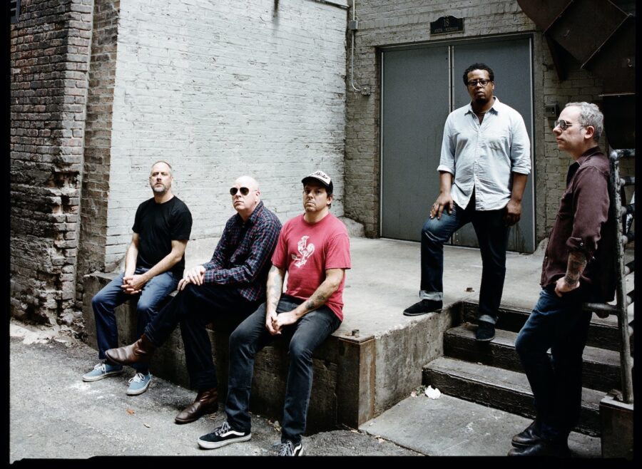 Tortoise Reveal Select U.S. Tour Dates; Reissue of ‘Rhythms, Resolutions & Clusters’ out 4/22￼