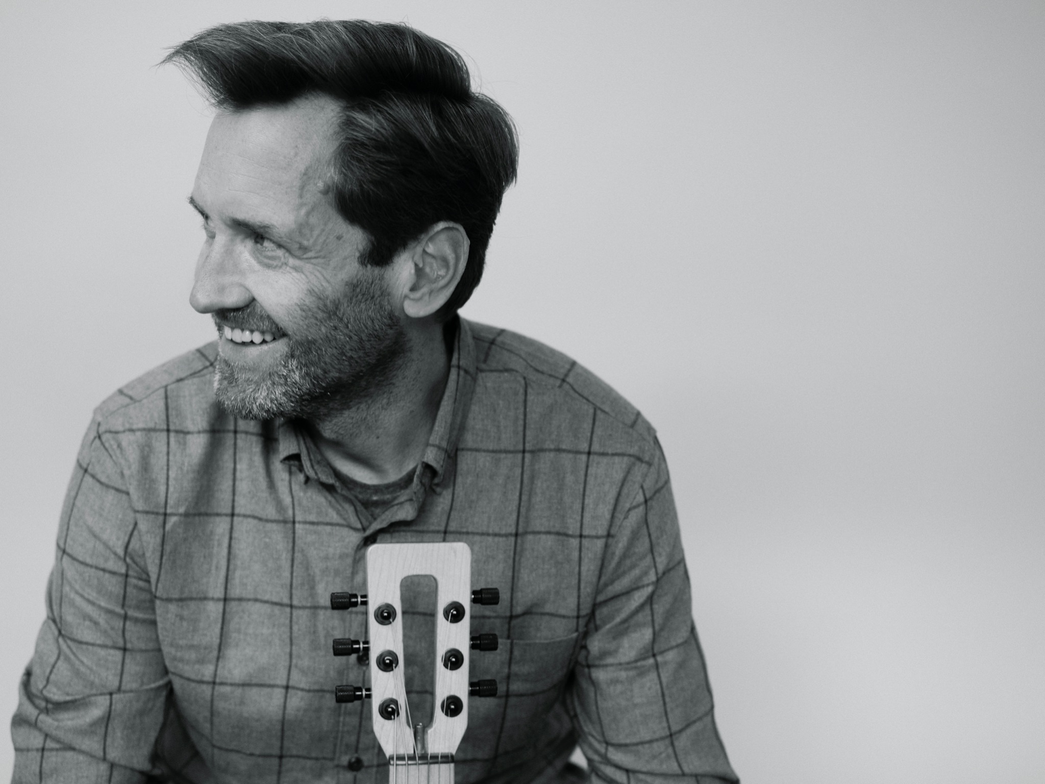 SONG PREMIERE: David Knudson (Minus the Bear) Finds Instrumental Bliss On Vibrant “Spaldo”