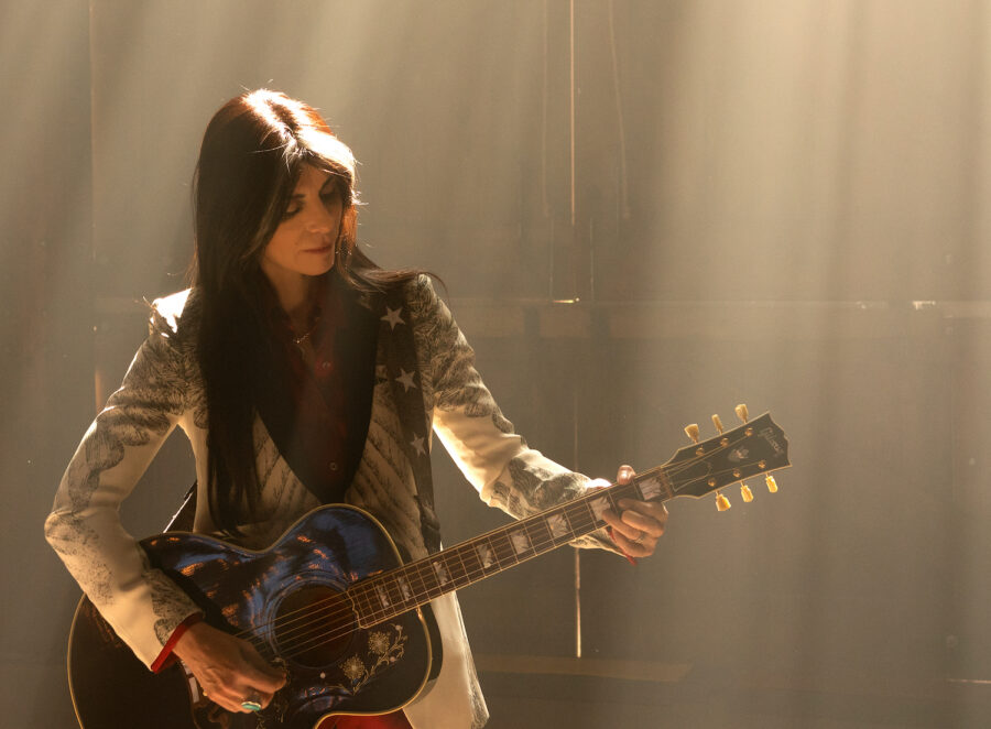 VIDEO PREMIERE: Lauren Monroe Finds Healing Power in Love with Soulful Americana Sounds on “If You Want”
