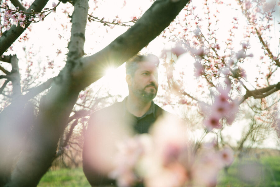 SONG PREMIERE: Chris Bathgate Creates Unrivaled Haunting Melodic Space on “The Van”