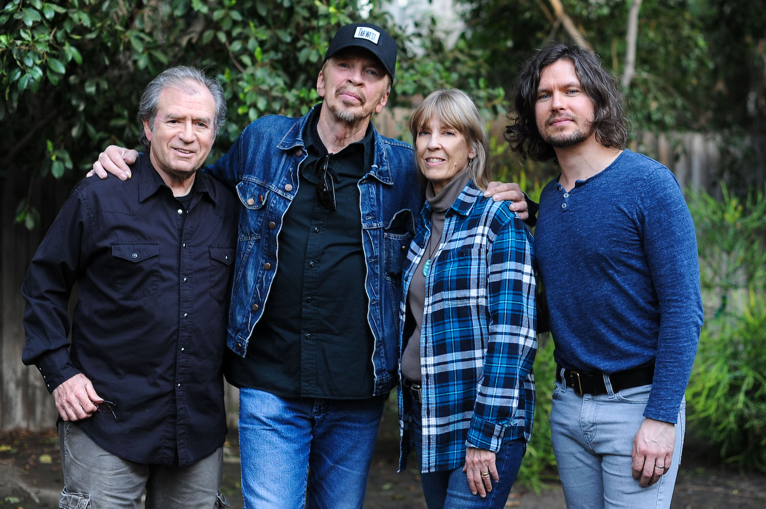 SONG PREMIERE: Dave Alvin Shares Original Tune “Southwest Chief” Off Upcoming ‘Americana Railroad’ Project