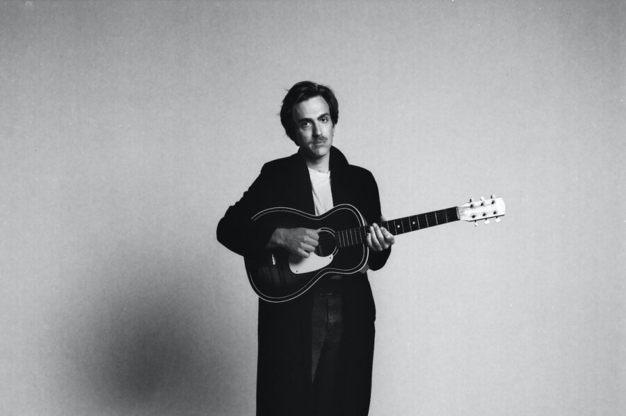Andrew Combs Announces New Album ‘Sundays’, Shares First Single “(God)less”