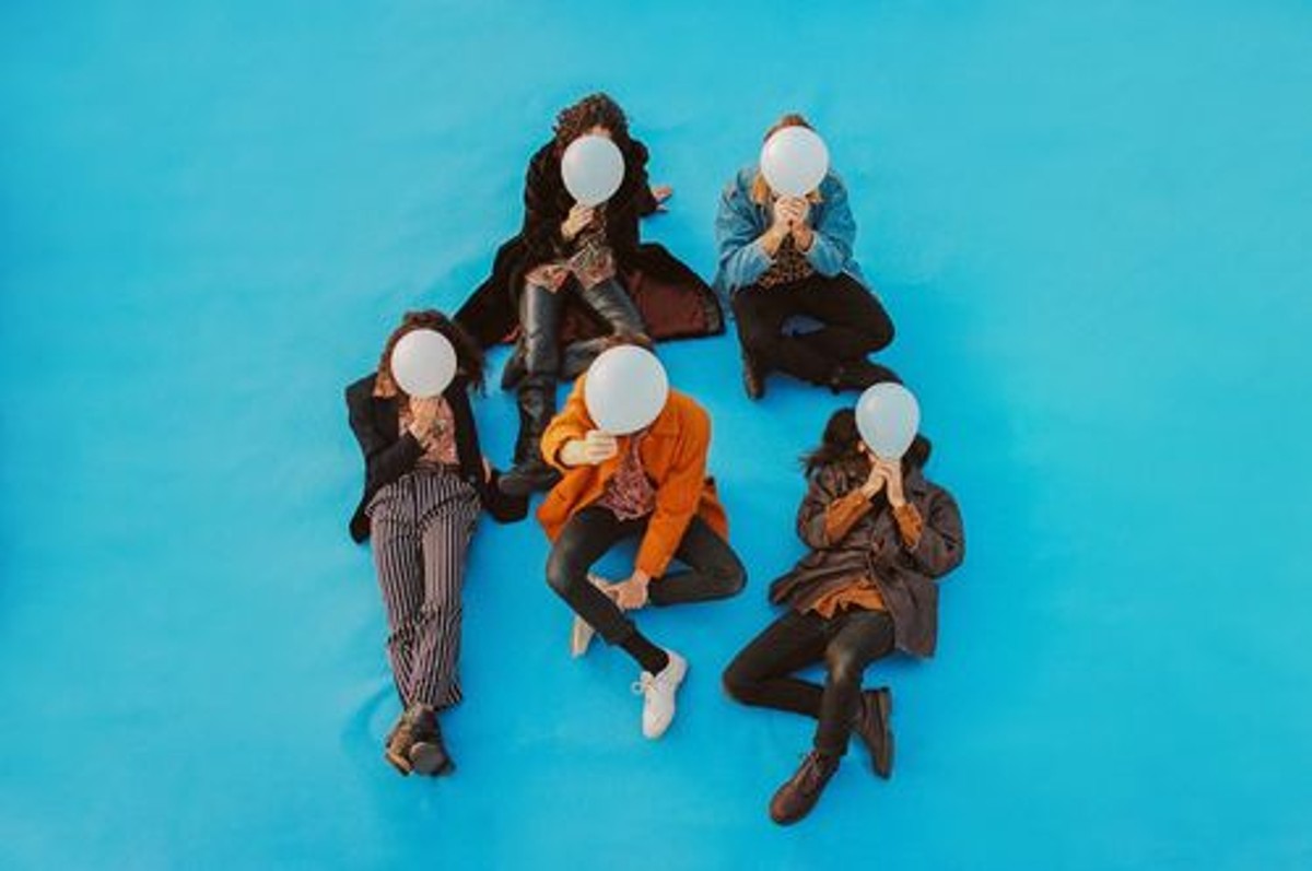 LISTEN: Modern Diet Showcases Sunny Indie Rock Precision On “Tabletops”