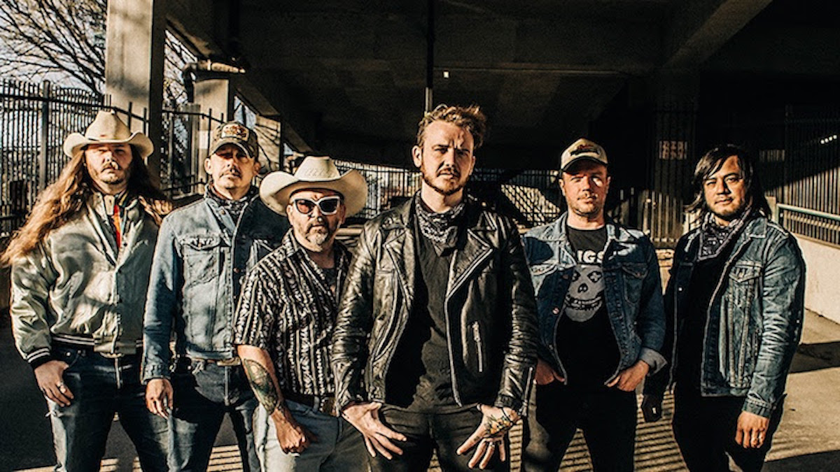 Vandoliers Announce Self-Titled Album, Due out August 12
