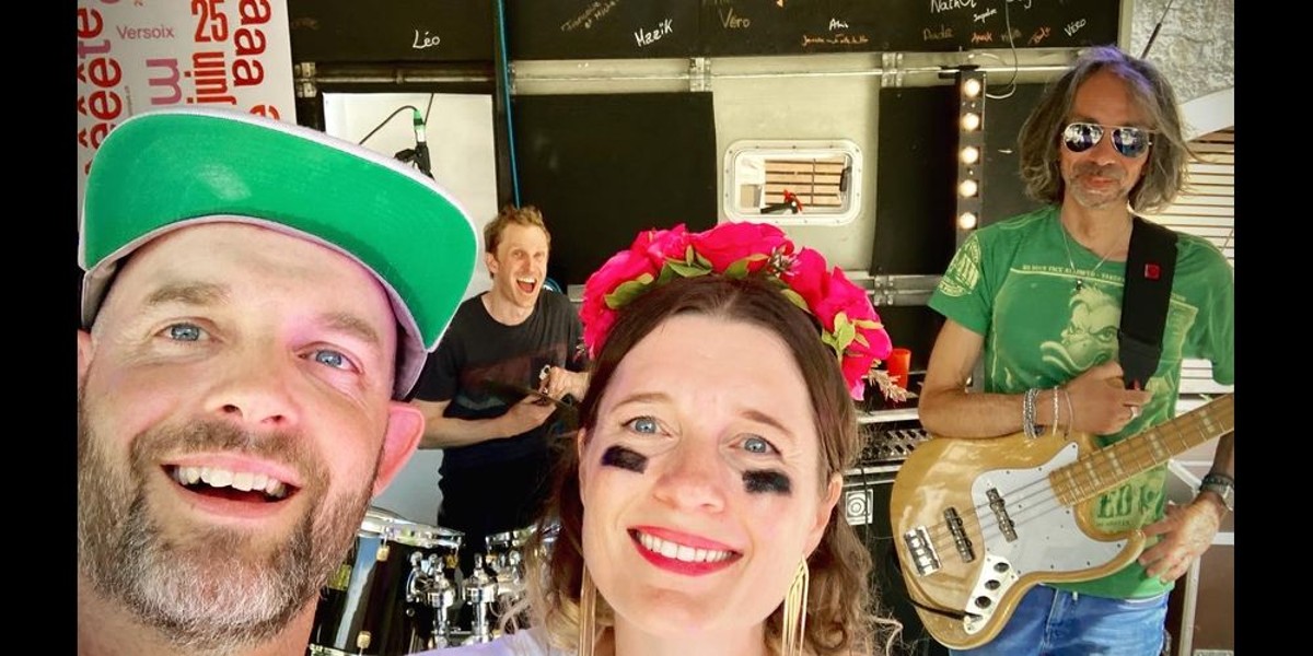 LISTEN: Faux Naïf Nails Indie-Soul Collaboration On Engrossing “Walking on the Moon”