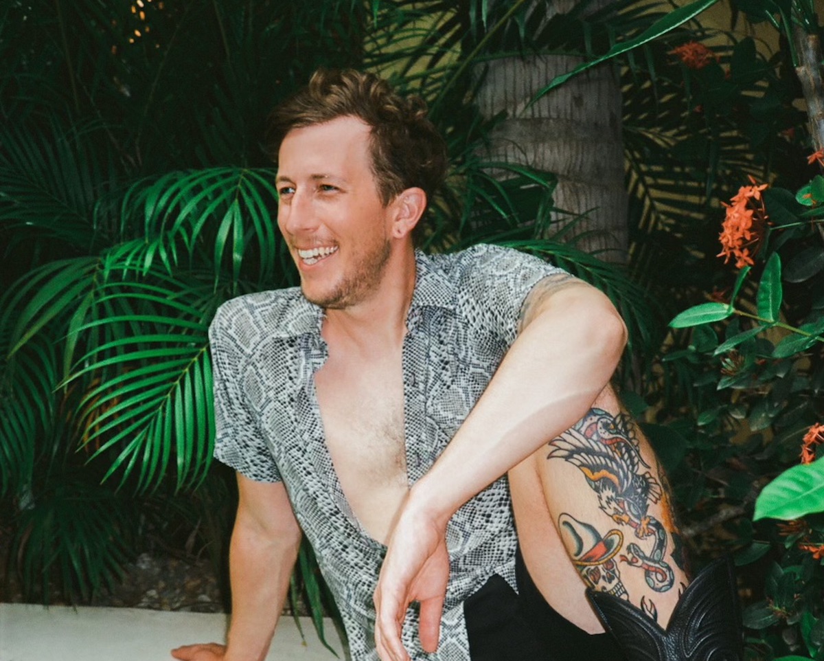 SONG PREMIERE: Cowboy Curtys Drops Gritty & Explosive Love Letter To Athens On “Nantahala”