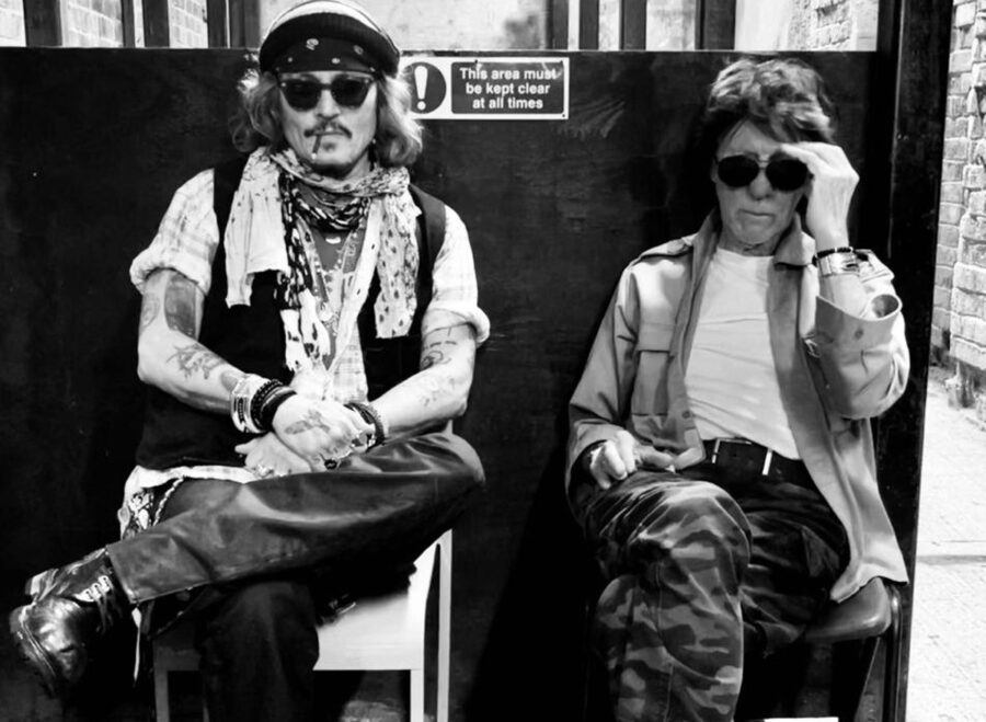 Jeff Beck & Johnny Depp Capture Bluesy Vibrancy In Rather Unusual Combination on ’18’ (ALBUM REVIEW)