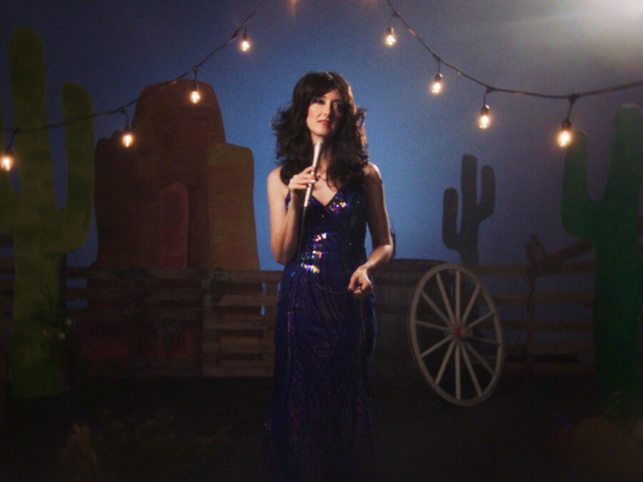 SONG PREMIERE: Suzannah Stuns With Aching Bygone Country Vocals On “Losing Side of Town”