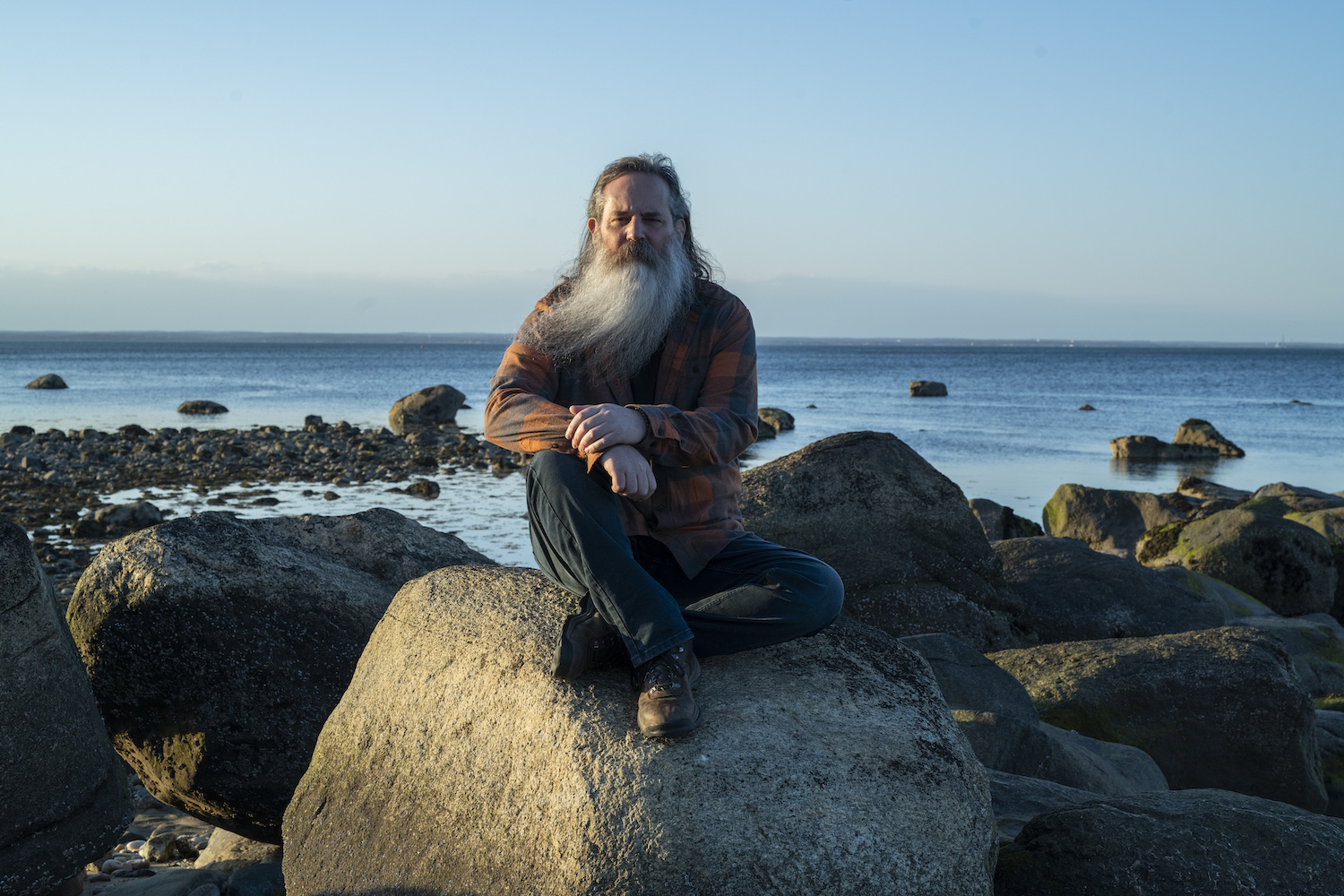 SONG PREMIERE: Bill Scorzari Recounts a Hard Tale on Dark Americana Roots Tune “The Broken Heart Side Of The Road”