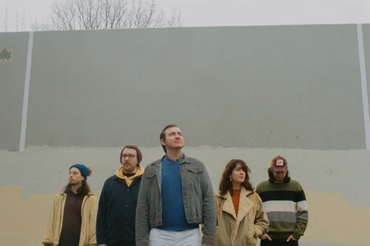 LISTEN: Moon Hound Keeps It Unadorned & Imagery Laden On “Justinian”