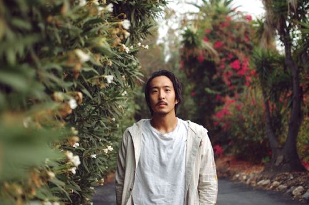 LISTEN: Karaboudjan Blends Ethereal & Dream Pop On Spacious Rocker “Scatter”