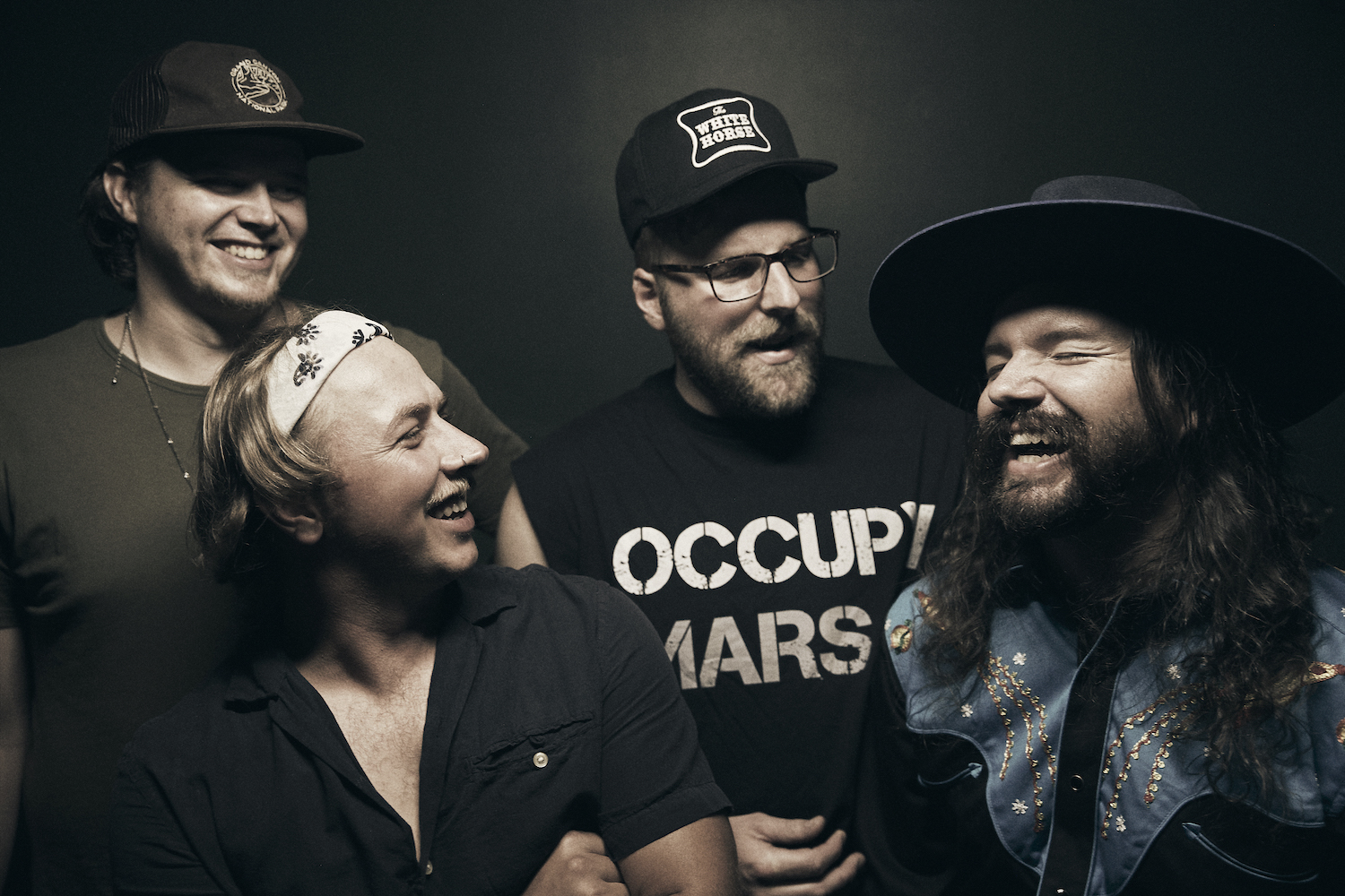 ALBUM PREMIERE: Shovelin Stone Let Bluegrass-folk Songs Shine on ‘Summer Honey’