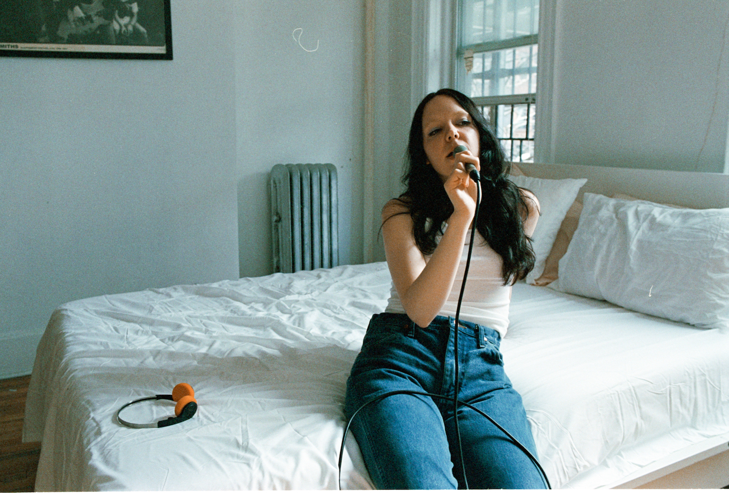 VIDEO PREMIERE: Katy Rea Twists and Turns with Thought-provoking Indie Rocker “We Come Back”