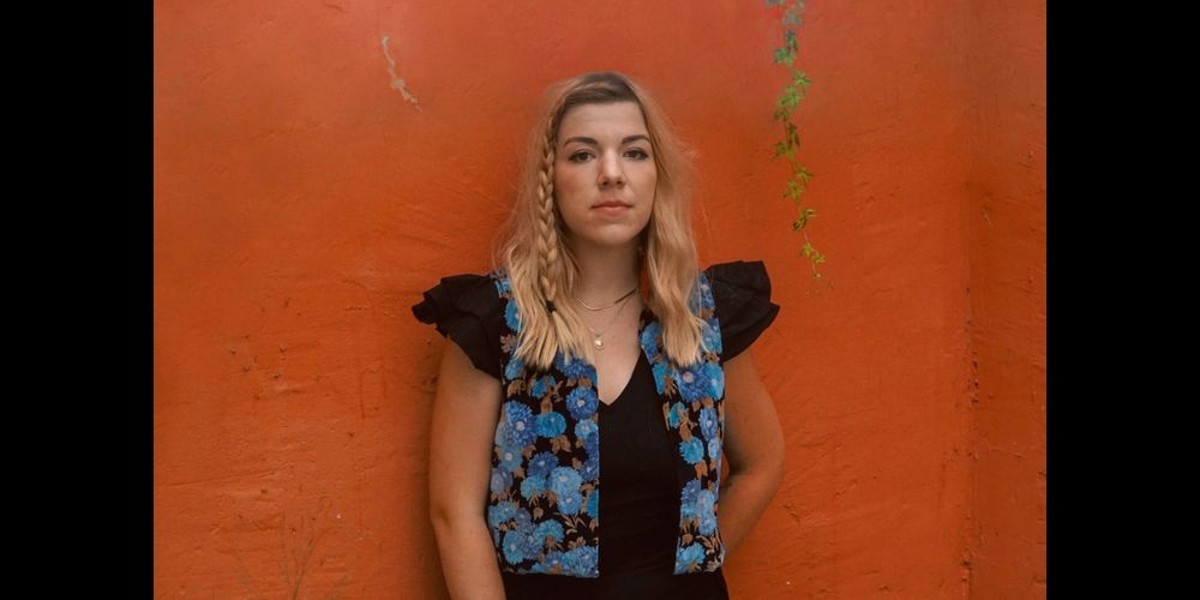 LISTEN: Elsdeer Breezes & Weaves With Guitar Curated Folk On “Blue”