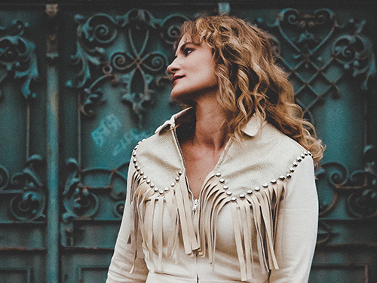 SONG PREMIERE: On “Heartbreak” Benedicte Brænden Blends Tavern Lit Americana With Righteous Songcraft