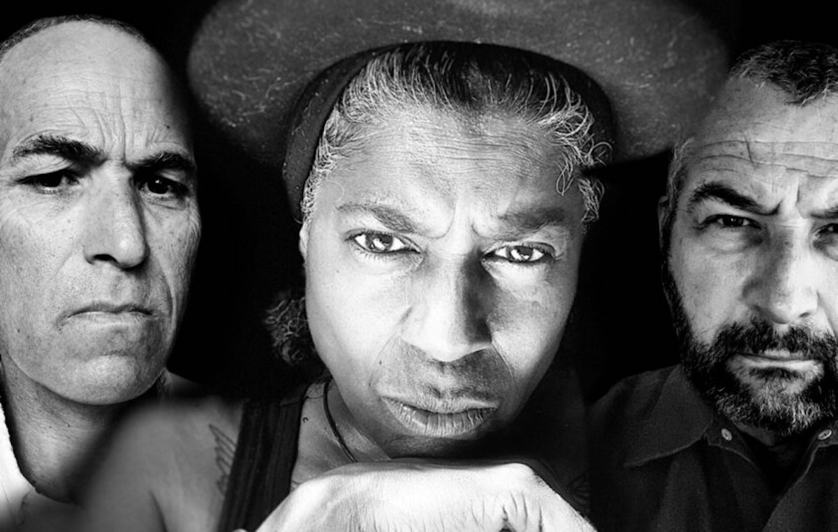 SONG PREMIERE: The Deepstate Showcase Dynamic and Explosive Psych-soul Rock on  “Communicator”