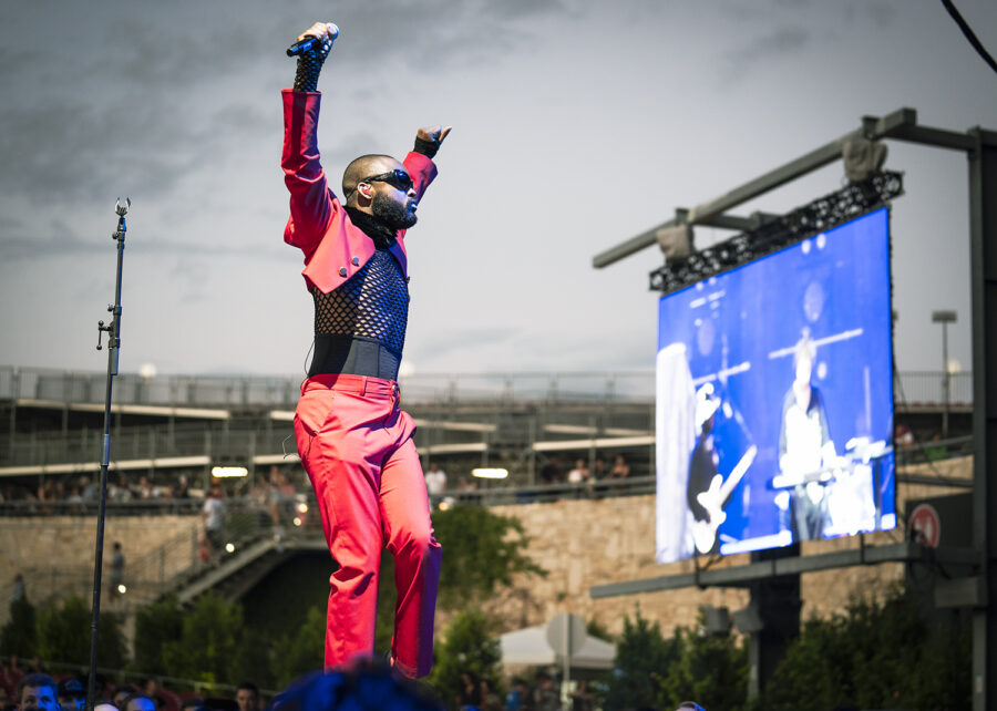 Genesis Owusu Balances Style, Substance & Funk At Austin’s Germania Insurance Amphitheater (PHOTOS)