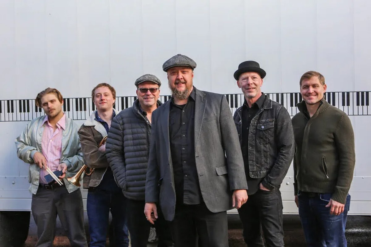 Josh Hoyer & Soul Colossal Fire Up Midwest Brand Of Soul & Funk On ‘Green Light’ (ALBUM REVIEW)