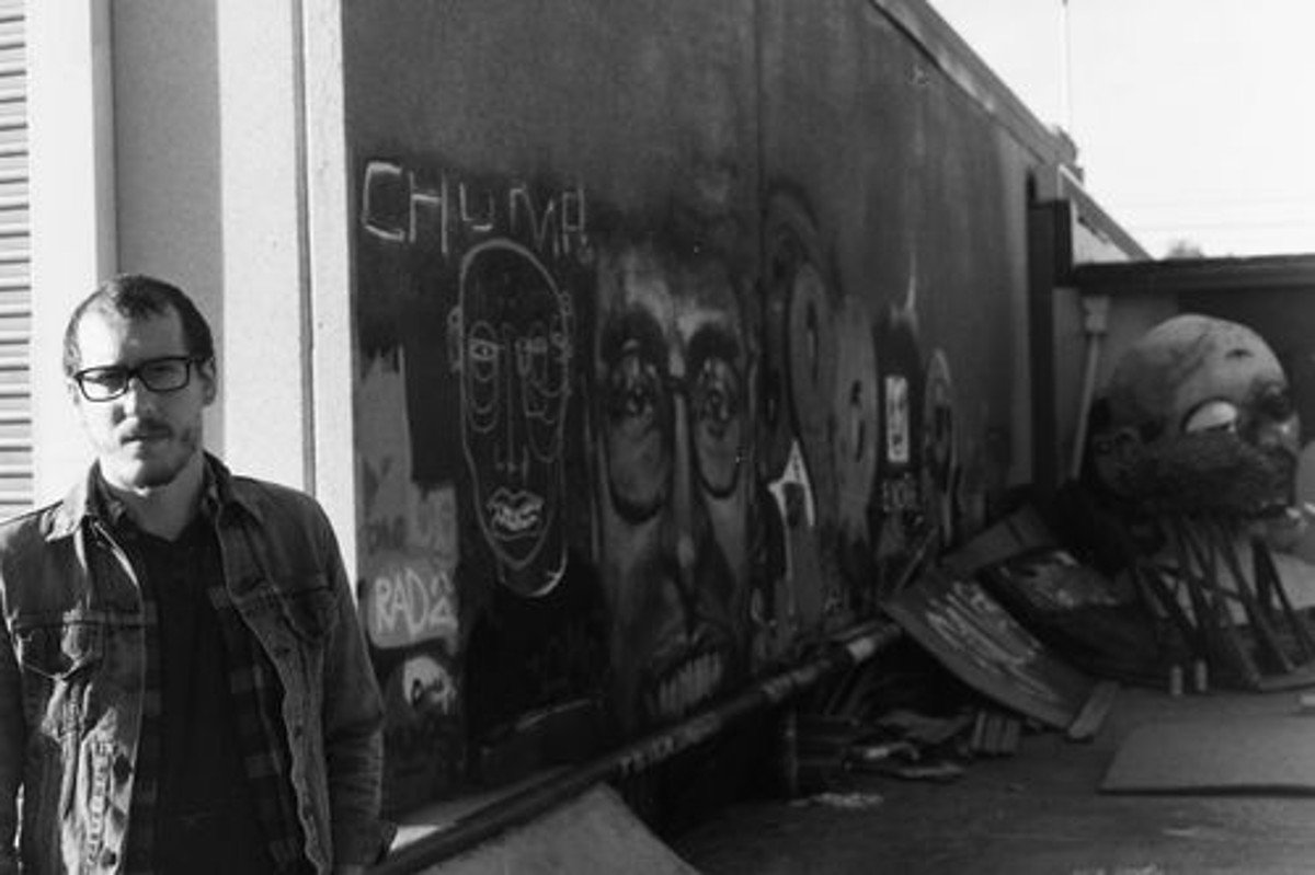 LISTEN: Cameron Smith Offers Haunting & Sparse Folk On Truthful “Beneath The Wheel”