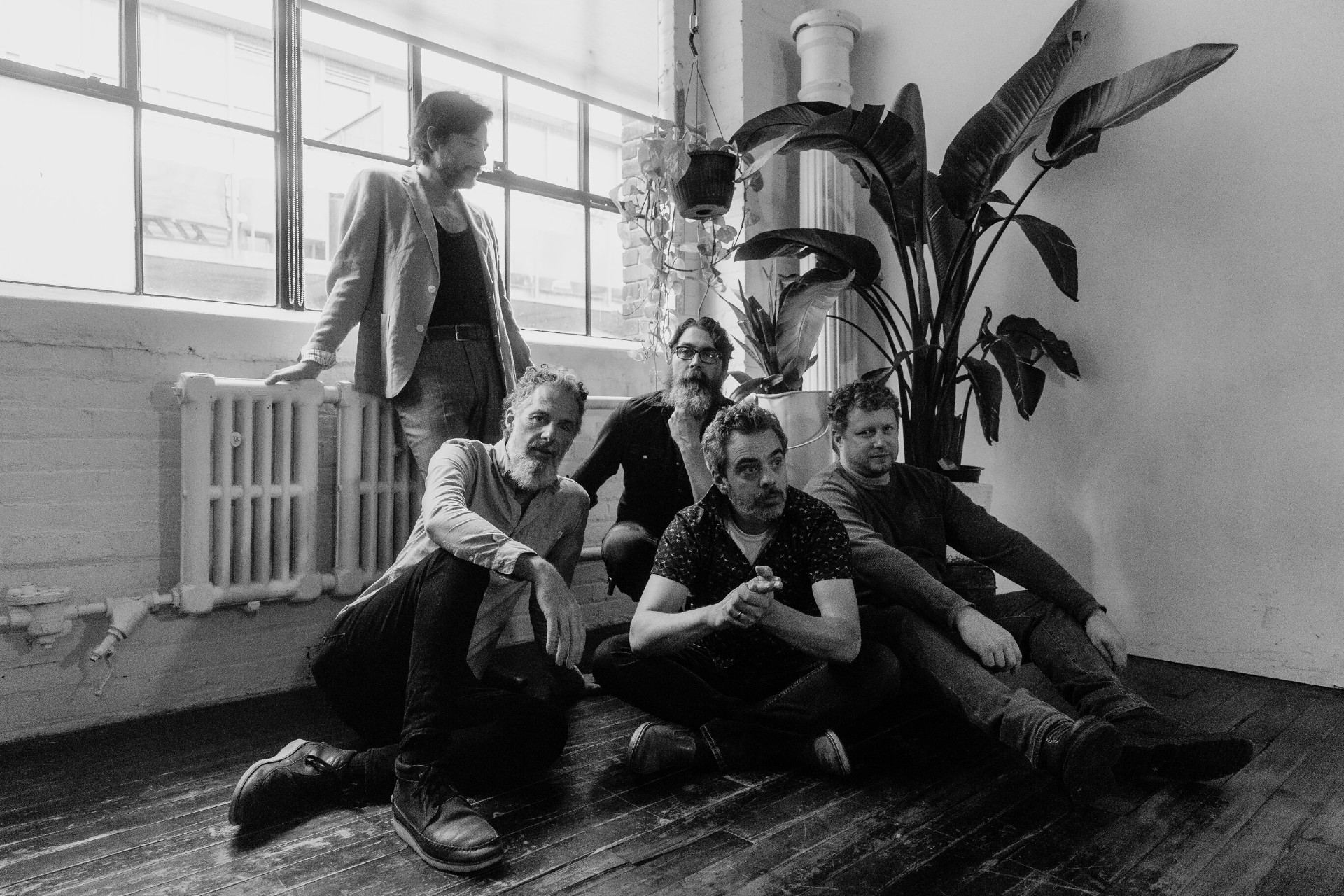 The Sarandons Bring Lush Mix of Indie Pop, Folk and Americana on ‘Sightlines’ (ALBUM REVIEW)