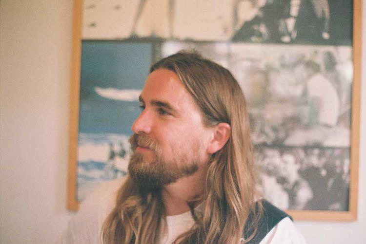 LISTEN: Hogenboom Sprinkles Cosmic Elements With Iron & Wine Flavors On “The Violinist”