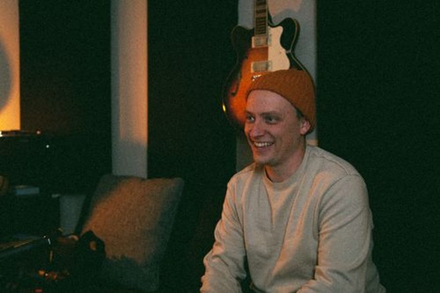 LISTEN: Thomas LaVine Evokes Early Bon Iver Echoey Sensibilities On “Crumble”