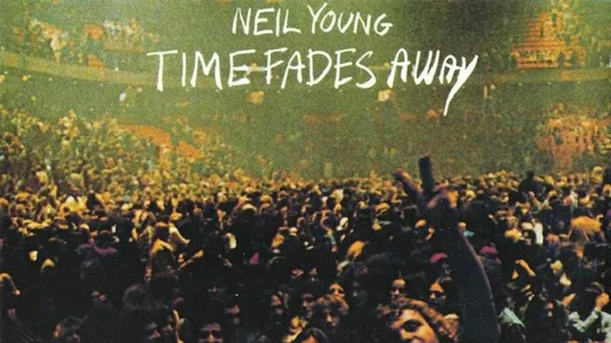 50 Years Ago Today – Neil Young Launches Time ‘Fades Away’ Tour With Linda Ronstadt As Opener