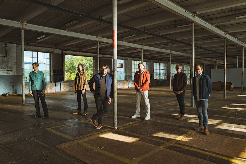 Wilco Go ‘Sky Blue Sky’ Heavy On Third Riviera Theatre Chicago Show (SHOW REVIEW)