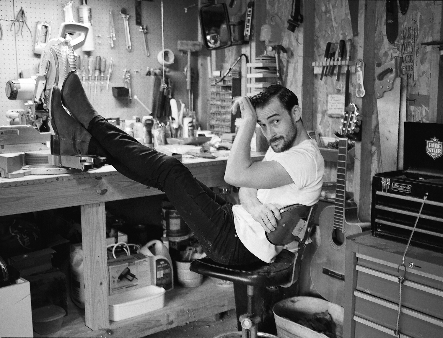 Robert Ellis to Release New Album ‘Yesterday’s News’ and Shares Video for Title Track