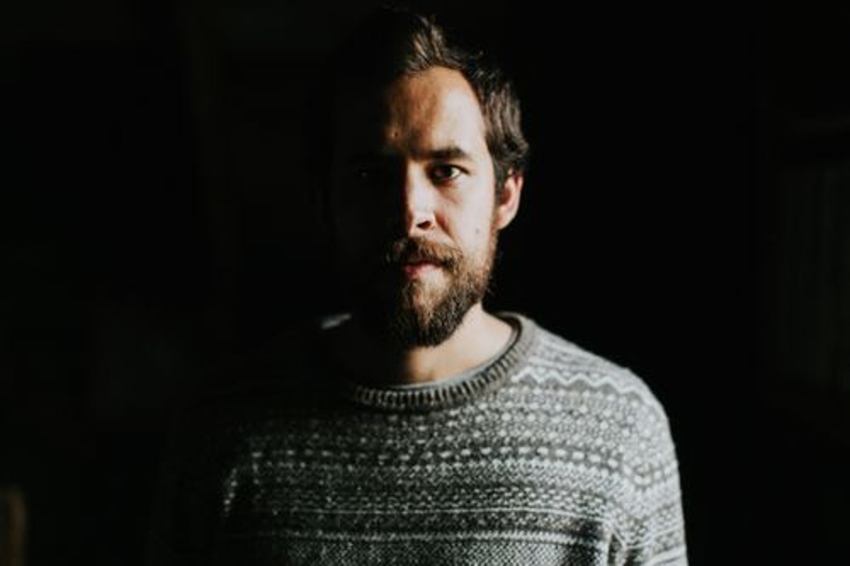 LISTEN: Max Garcia Conover Reimagines Gentle & Emotive Songwriting On “Everything In Winter”