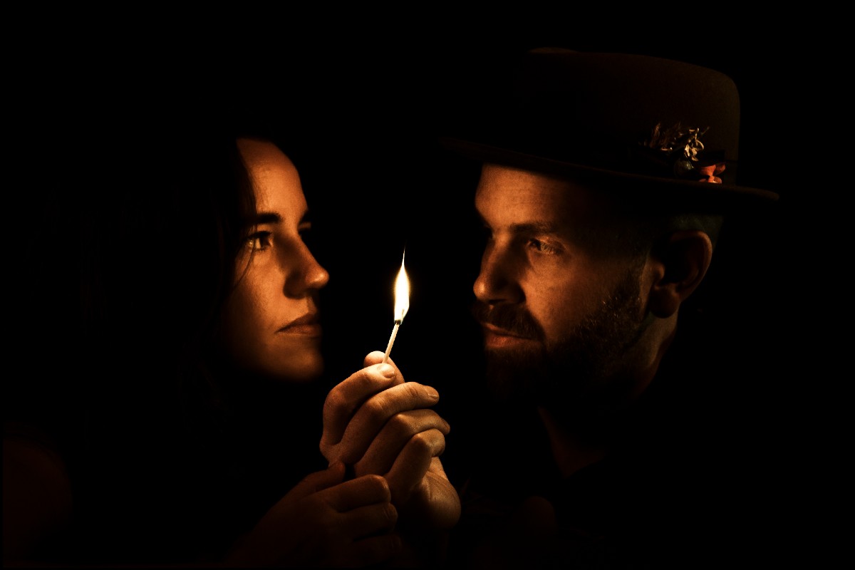 SONG PREMIERE: Robinson & Rohe Create Enticing Dual Harmonies On “Into the Night”