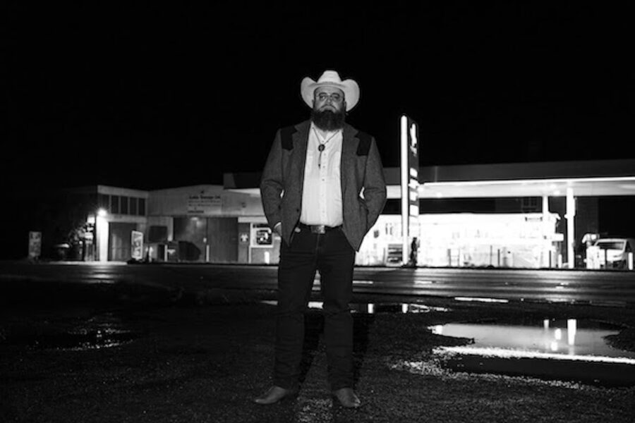 SONG PREMIERE: Ags Connolly Revives Tex-Mex Country Sound on “Change My Mind”