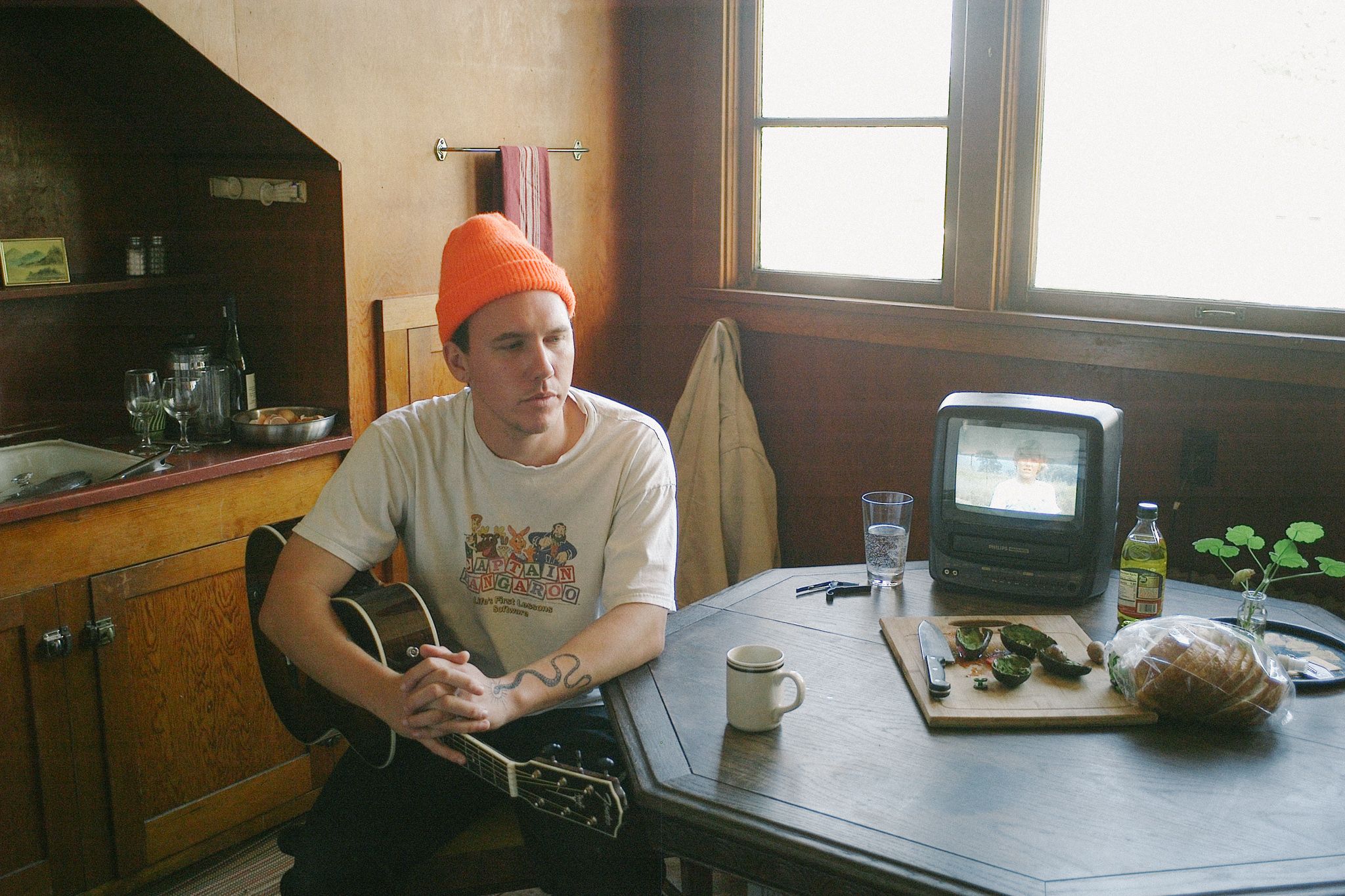 LISTEN: Joe Vann’s Understated Vocals Prove Poetic On Elliot Smith-ish “Sweetheart”