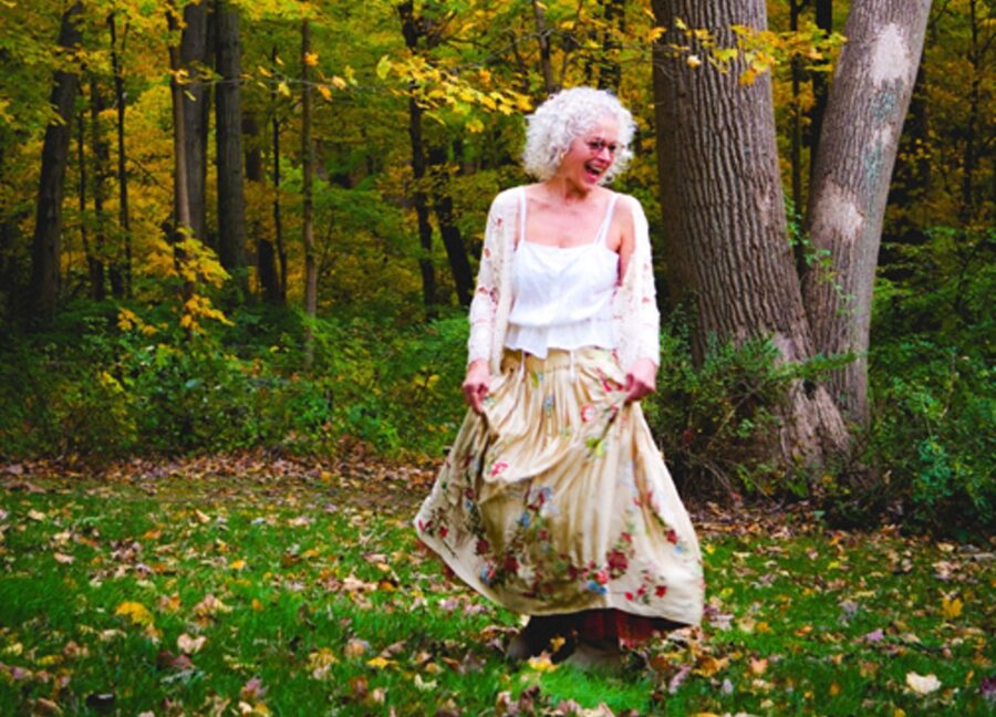 Actress Amy Irving Reveals Classic Swingin’ Jazz Vocals On Debut Album ‘Born In A Trunk’ (INTERVIEW)