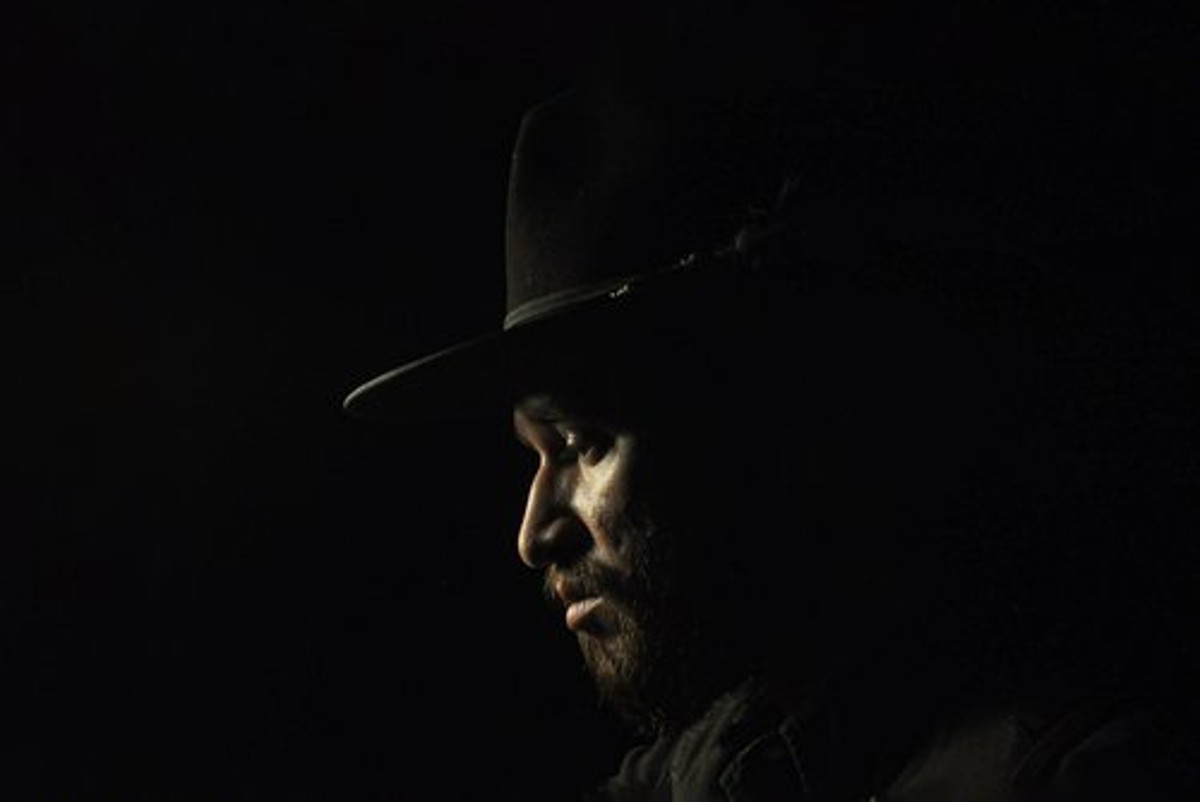 Canadian Mike Tod Brings Buzzing Acoustics On Self-Titled Debut (ALBUM REVIEW)