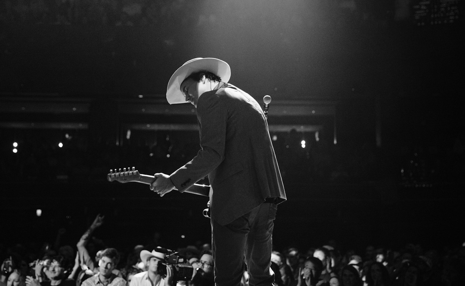 SONG PREMIERE: Brian Beken (South Austin Jug Band, Milkdrive) Steps Out Solo with Pensive Folk-rocker “Strangers’ Names”