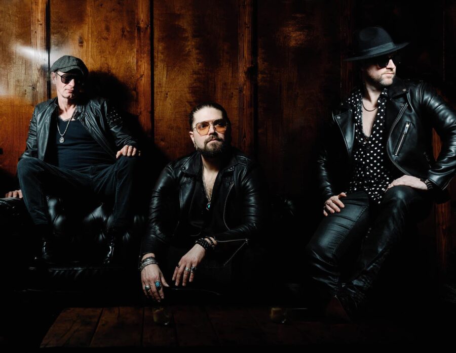 Dustin Douglas & The Electric Gentlemen Take On The Tradition Of ’70s Guitar Rock Legends (INTERVIEW)