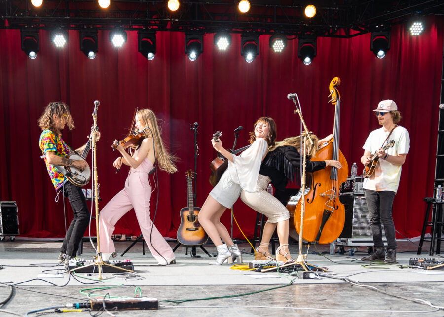 DelFest 2023 Highlights: Molly Tuttle & Golden Highway, Sierra Ferrell, Dirty Grass Players & More