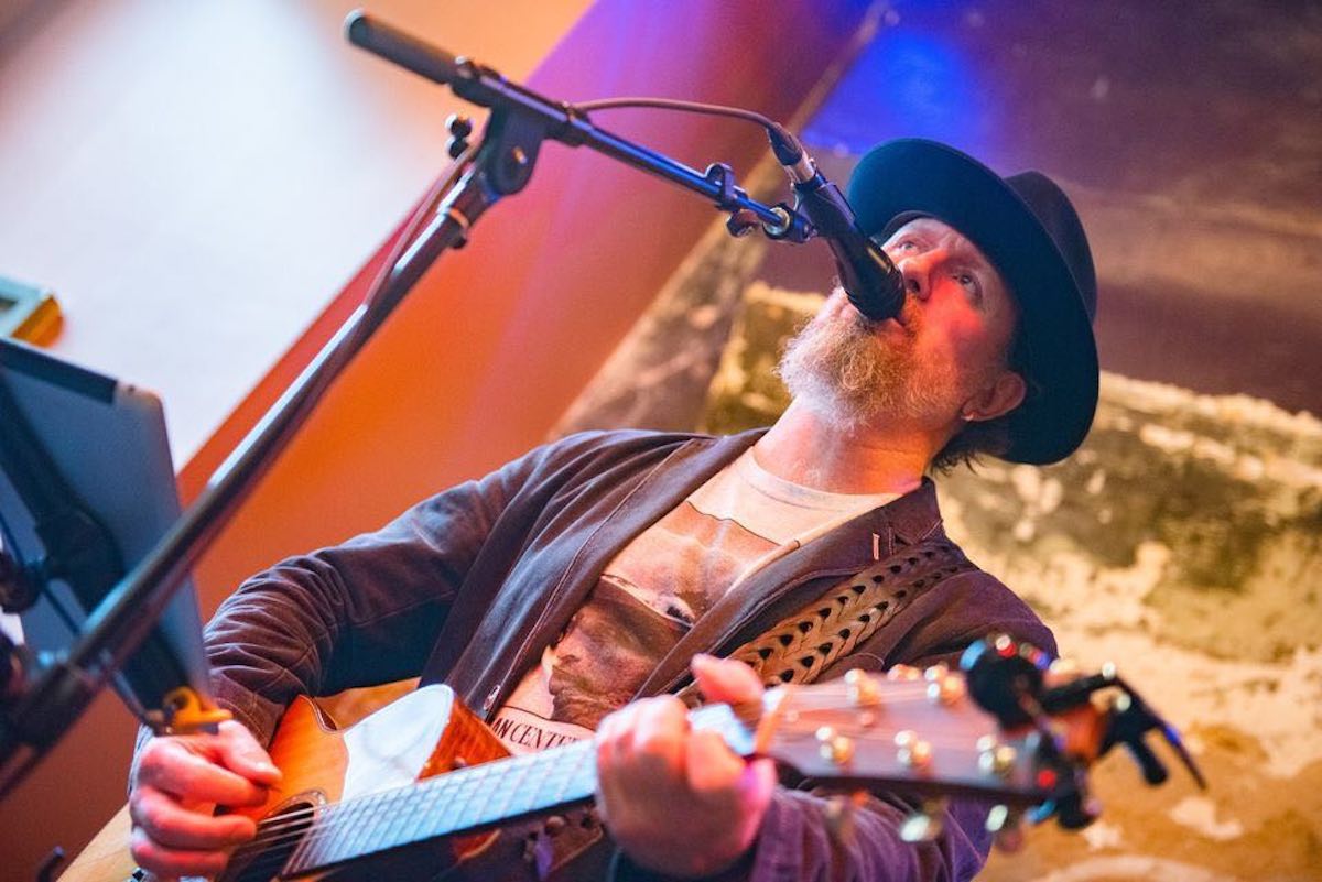 ALBUM PREMIERE: Thomas Hinds Crafts Poignant and Personal Folk-rock Tunes on ‘Where Do We Go From Here’